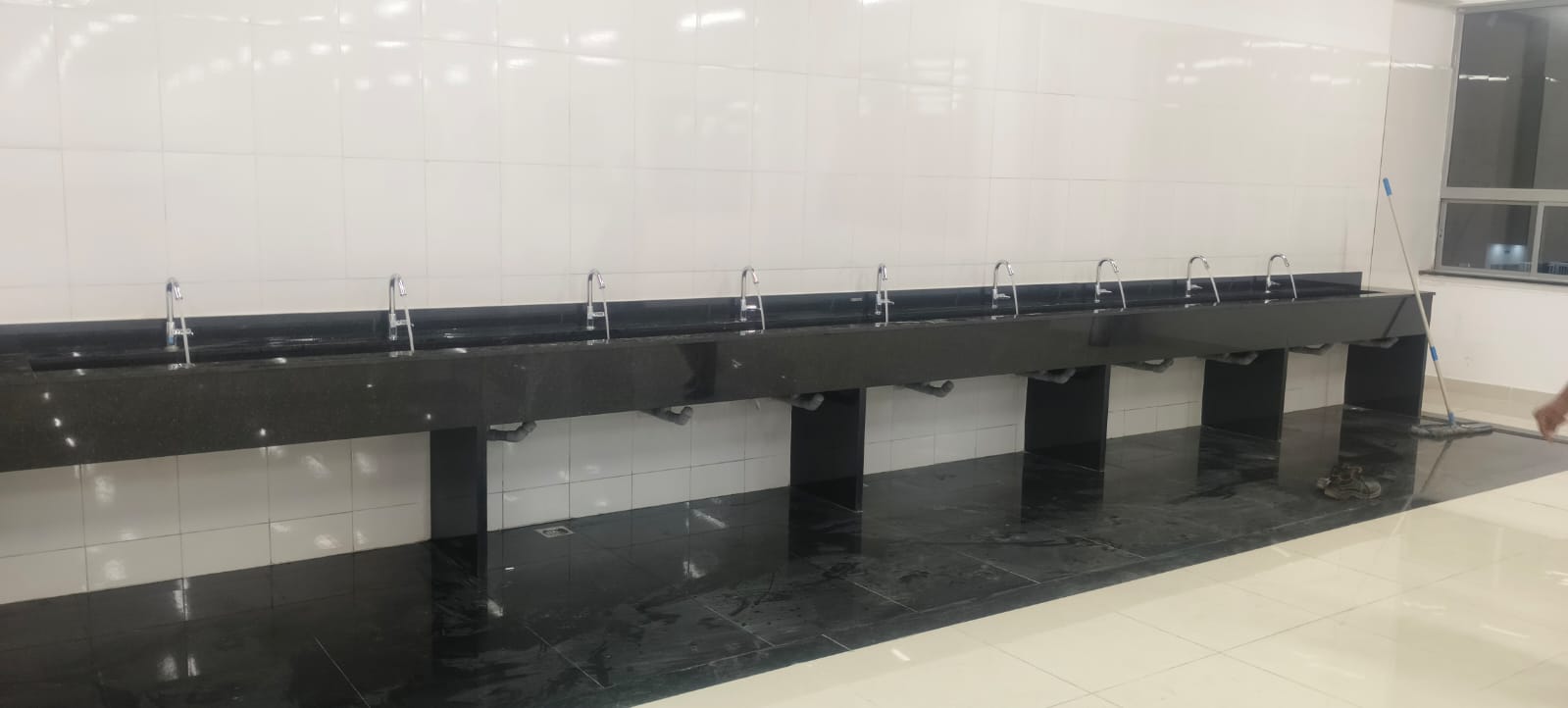 Commercial Multi-Tap Granite Wash Counter